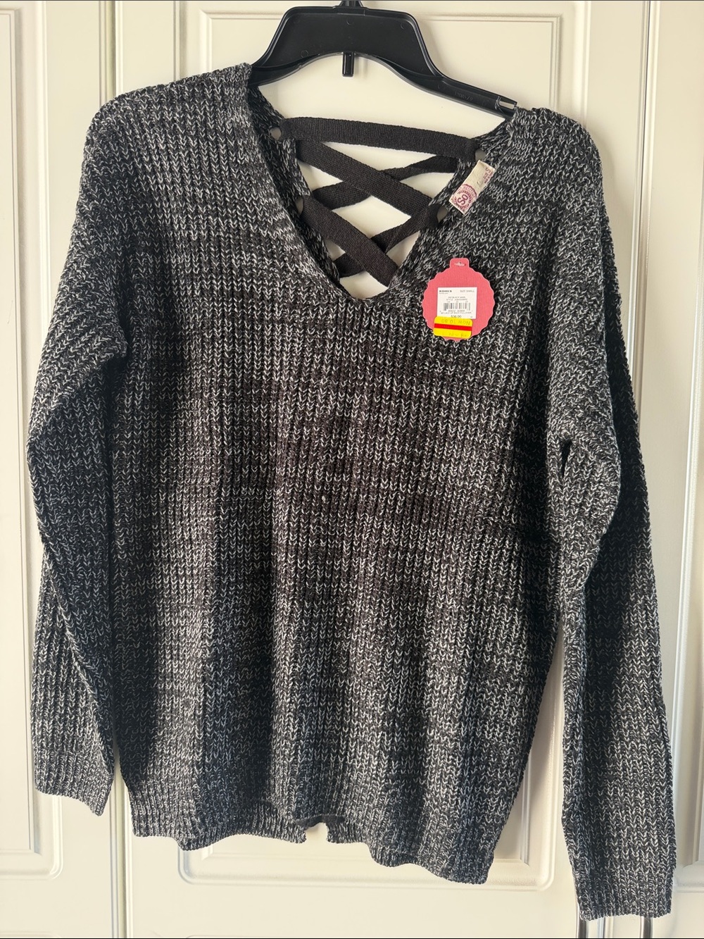 Kohl's Black and Gray Crisscross V-Neck Sweater